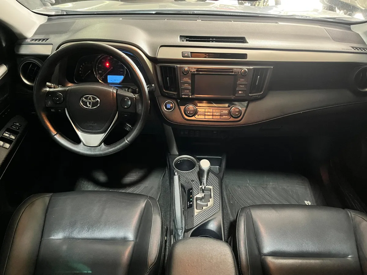 Toyota RAV4 Limited 2015 Plateado Caracas