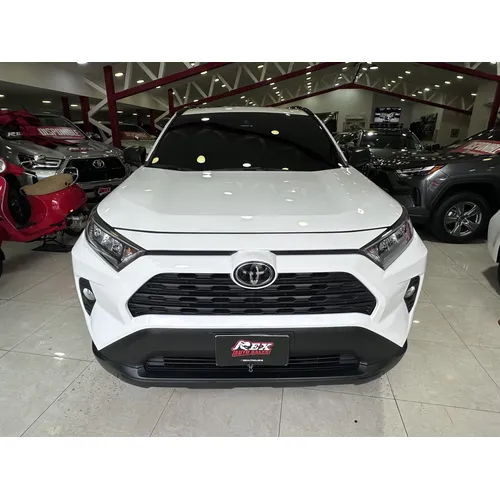 Toyota RAV4 XLE 2021 Blanco Caracas