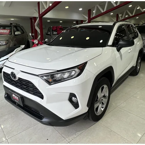 Toyota RAV4 XLE 2021 Blanco Caracas