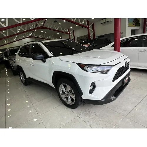 Toyota RAV4 XLE 2021 Blanco Caracas