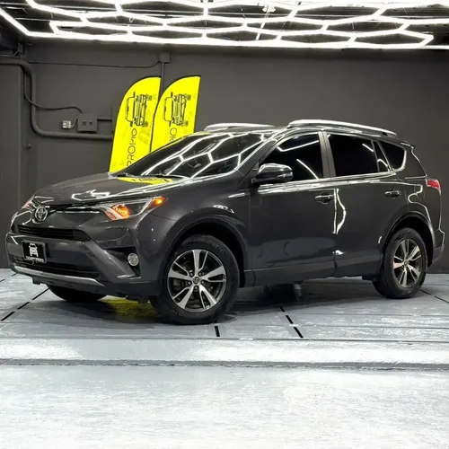 Toyota RAV4 XLE 2016 Gris Caracas