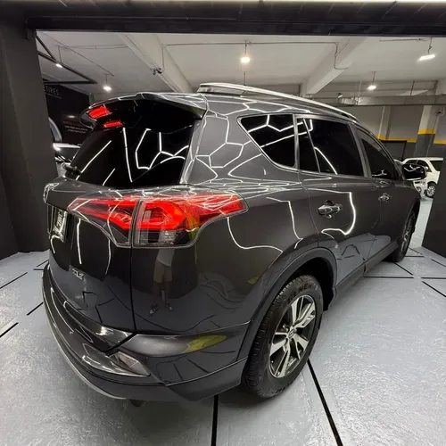 Toyota RAV4 XLE 2016 Gris Caracas