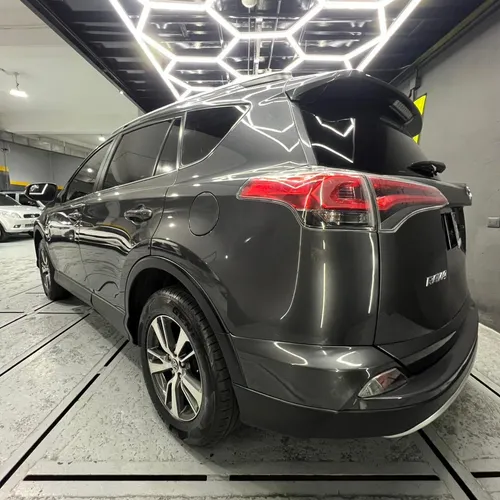 Toyota RAV4 XLE 2016 Gris Caracas