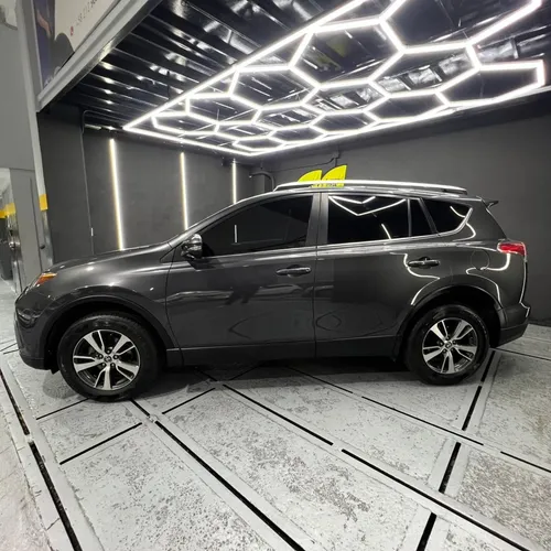 Toyota RAV4 XLE 2016 Gris Caracas