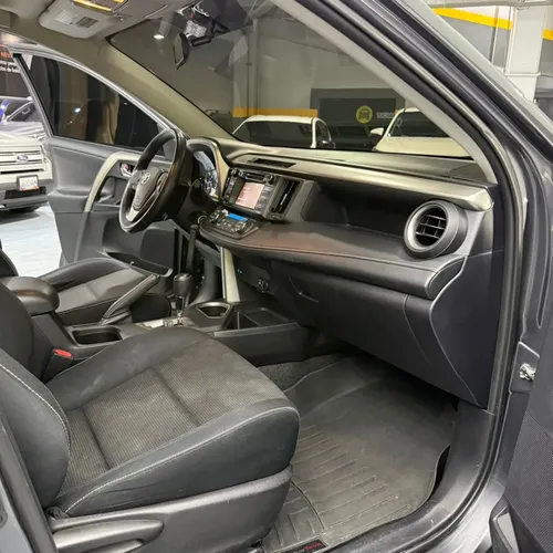 Toyota RAV4 XLE 2016 Gris Caracas
