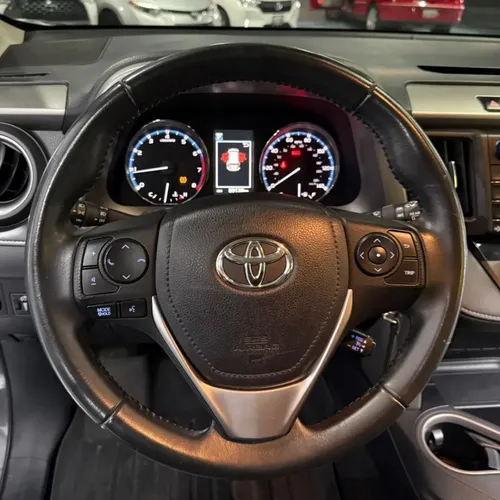 Toyota RAV4 XLE 2016 Gris Caracas