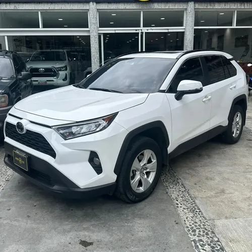 Toyota RAV4 XLE 2019 Blanco Caracas