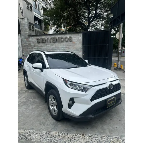 Toyota RAV4 XLE 2019 Blanco Caracas