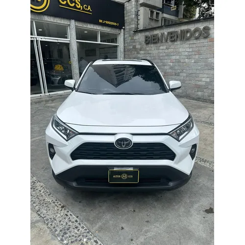 Toyota RAV4 XLE 2019 Blanco Caracas