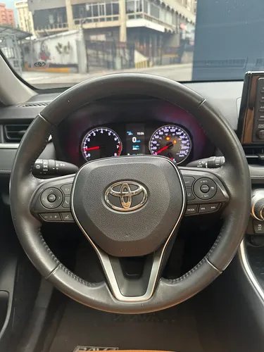 Toyota RAV4 XLE 2019 Blanco Caracas