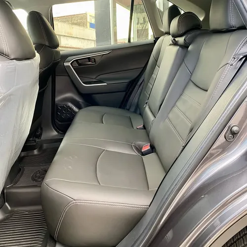 Toyota RAV4 XLE 2024 Gris Caracas