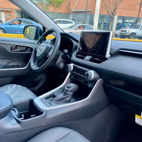 Toyota RAV4 XLE 2024 Gris Caracas