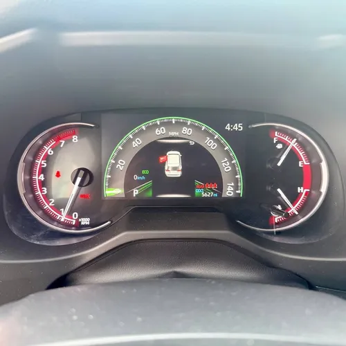 Toyota RAV4 XLE 2024 Gris Caracas