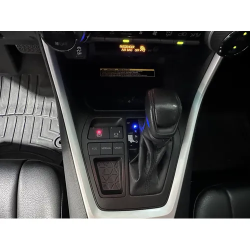 Toyota RAV4 XLE 2021 Blanco Caracas