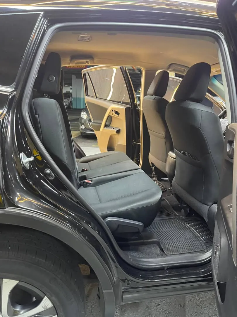 Toyota Rav4 ls 2018 negro6