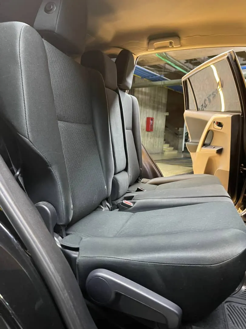 Toyota Rav4 ls 2018 negro7