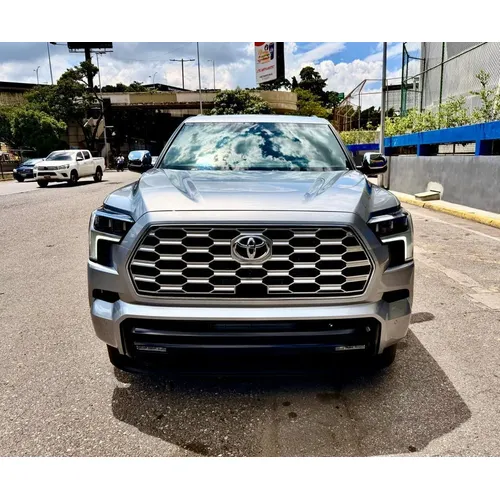 Toyota Sequoia 2025 Plateado Caracas