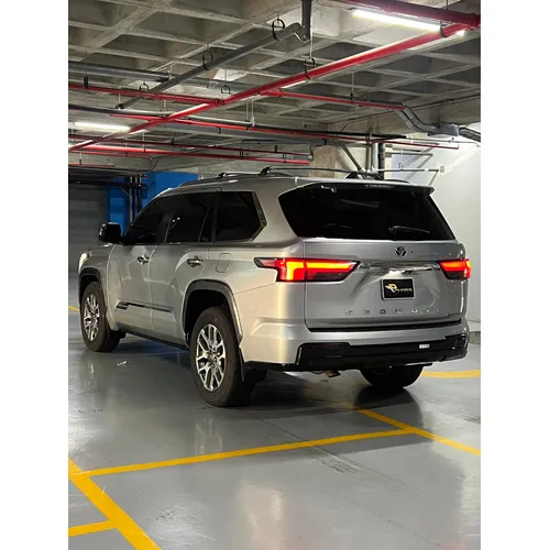 Toyota Sequoia 2025 Plateado Caracas