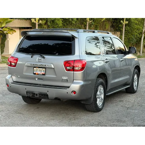 Toyota Sequoia 2008 Plateado Caracas