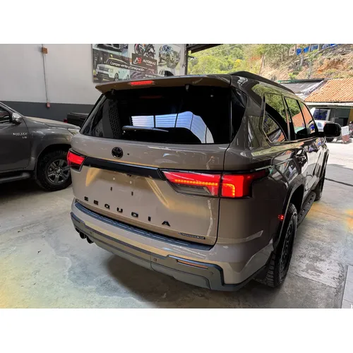 Toyota Sequoia 2025 Marrón Caracas