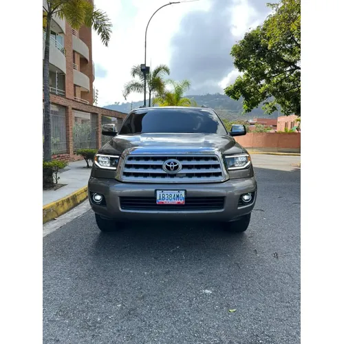 Toyota Sequoia 2010 Gris Caracas