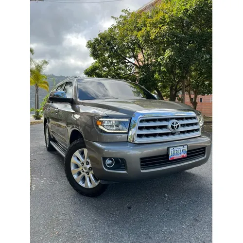 Toyota Sequoia 2010 Gris Caracas