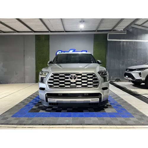 Toyota Sequoia 2026 Plateado Caracas