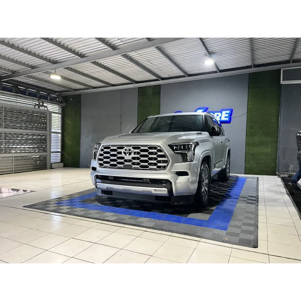 Toyota Sequoia Capstone 2024 Gris Ciudad Guayana