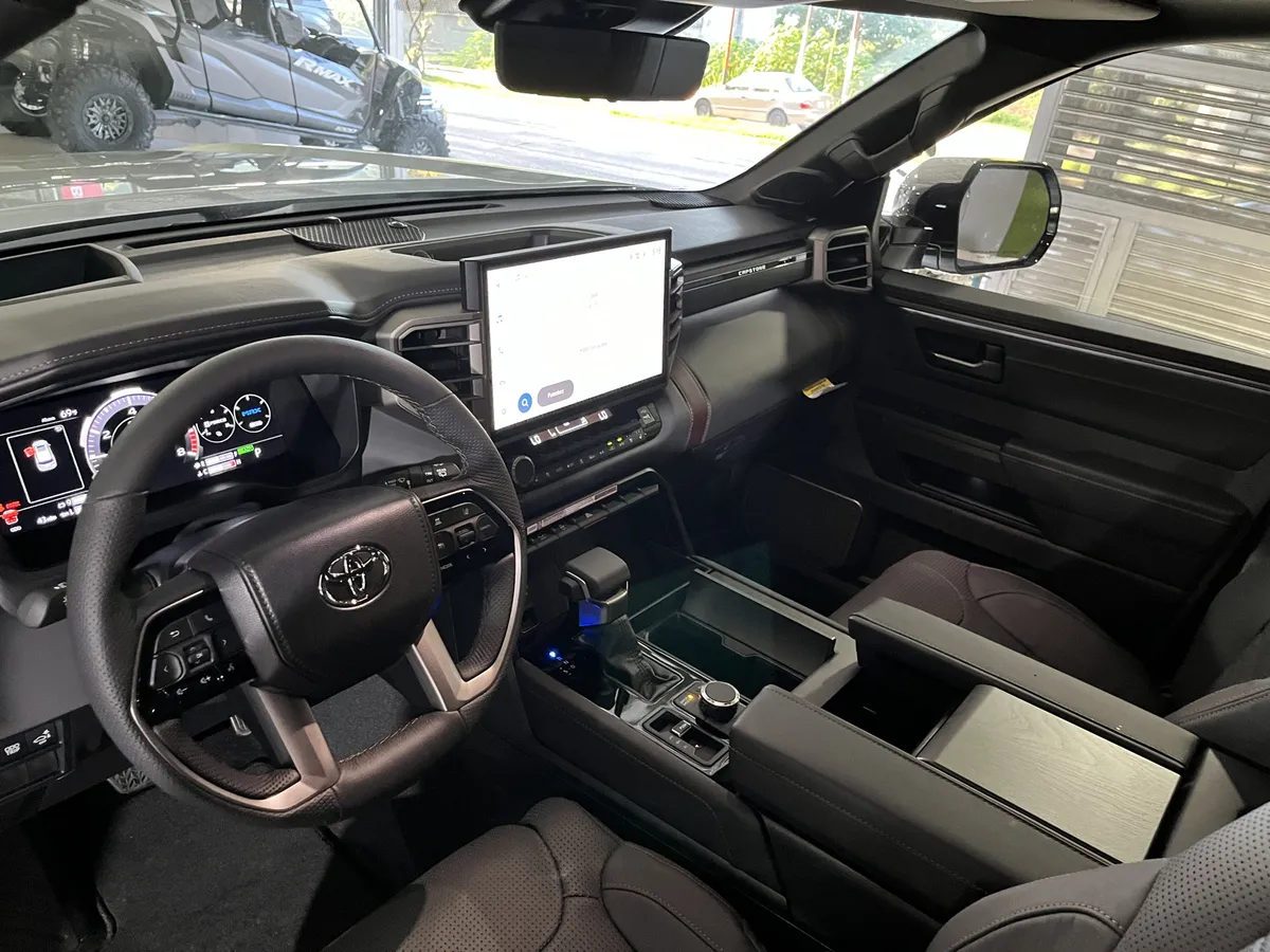 Toyota Sequoia Capstone i-force Max 2025 Plateado Caracas