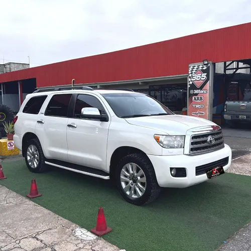 Toyota Sequoia Platinum 2017 Blanco Lechería