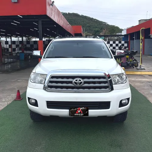Toyota Sequoia Platinum 2017 Blanco Lechería