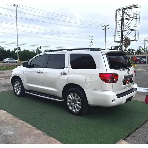Toyota Sequoia Platinum 2017 Blanco Lechería