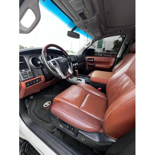 Toyota Sequoia Platinum 2017 Blanco Lechería
