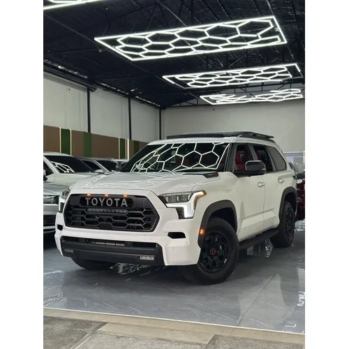 Toyota Sequoia TRD PRO 2026 Blanco Caracas