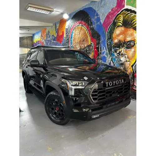 Toyota Sequoia TRD PRO 2026 Negro Caracas