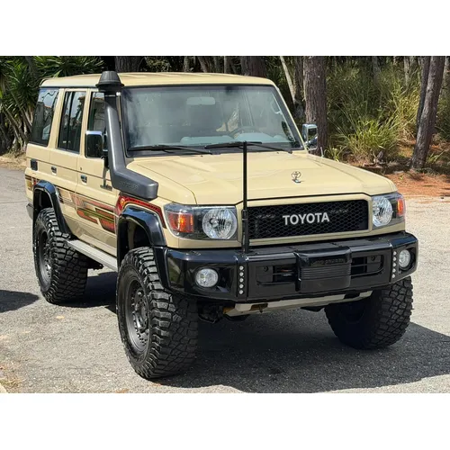 Toyota Land Cruiser 76 2020 Beige Caracas