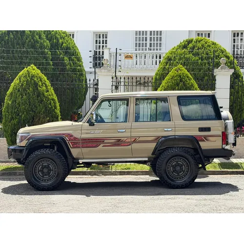 Toyota Land Cruiser 76 2020 Beige Caracas