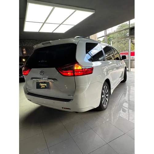 Toyota Sienna 2020 Blanco Caracas