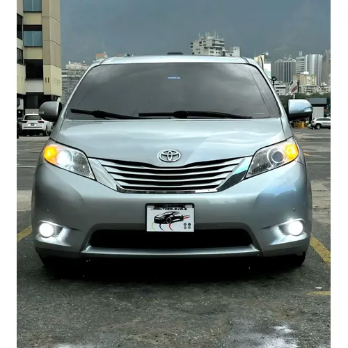 Toyota Sienna 2014 Gris Caracas