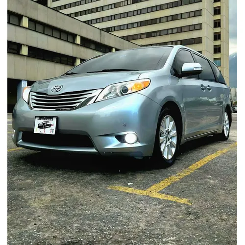 Toyota Sienna 2014 Gris Caracas