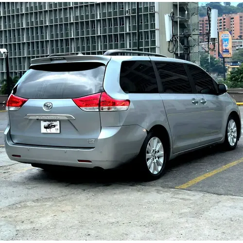 Toyota Sienna 2014 Gris Caracas
