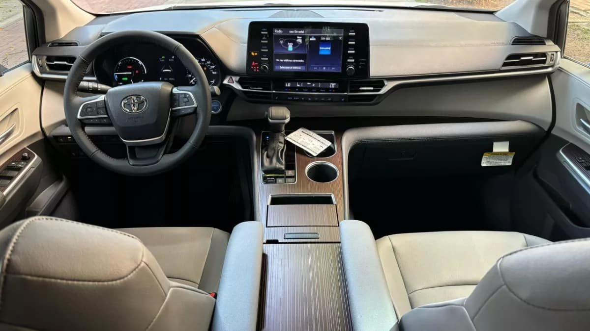 Toyota Sienna XSE Hybrid Modelo 2023 Blanco