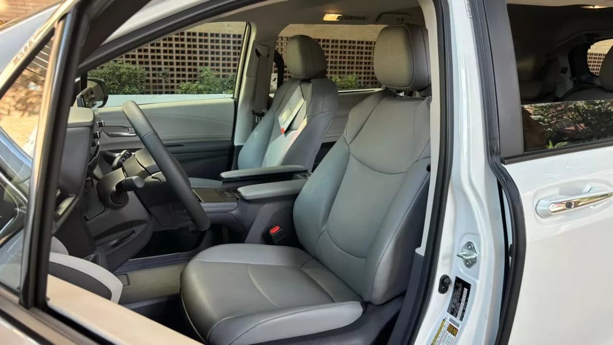 Toyota Sienna XSE Hybrid Modelo 2023 Blanco