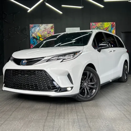 Toyota Siena XSE 2023 Blanco Caracas