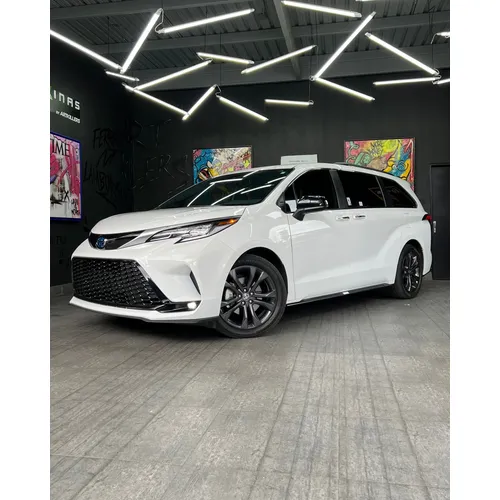 Toyota Siena XSE 2023 Blanco Caracas