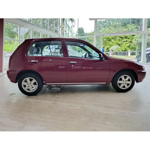 Toyota Starlet 2001 Rojo Valencia
