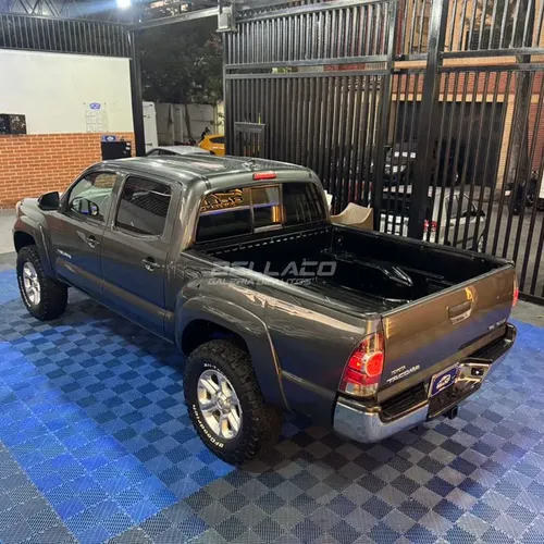 Toyota Tacoma 2014 Gris Caracas