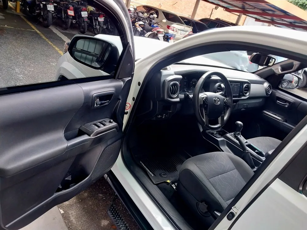 Toyota Tacoma TRD Sport 2018 Blanco Caracas