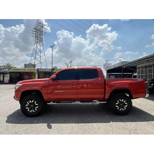 Toyota Tacoma 2016 Naranja Valencia