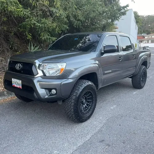 Toyota Tacoma 2013 Gris Caracas